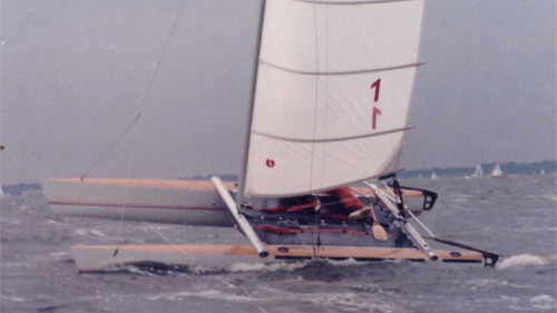 Selbstgebautes Segelboot Novacat 15 auf der Ostsee